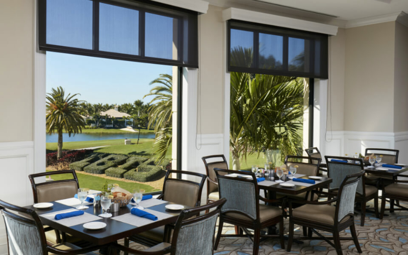 Ibis restaurant dining area