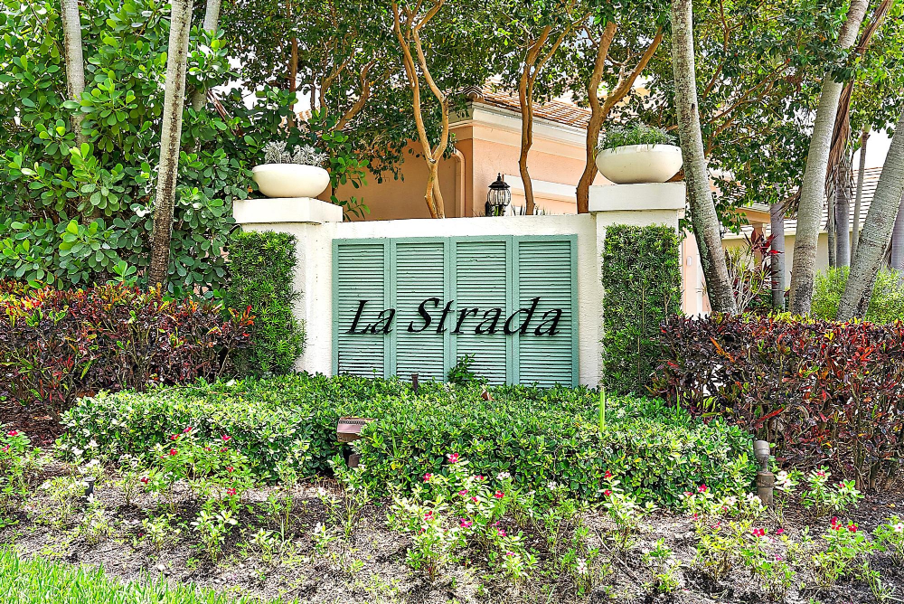 La-Strada-Comm